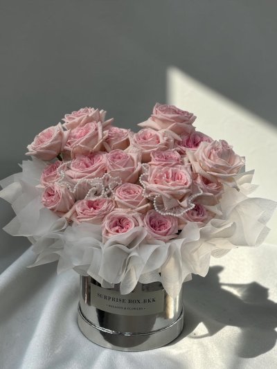 Asymmetrical 20 Pink Roses Box